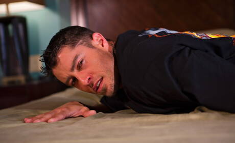 Il muscoloso americano Cody Cummings si masturba il cazzo