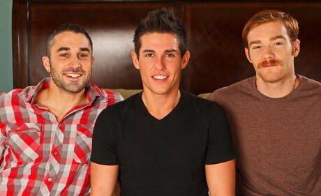 Next Door Studios: Les garçons sexy James Jamesson, Samuel Otoole et Jett Jaxx ont des relations sexuelles anales à trois