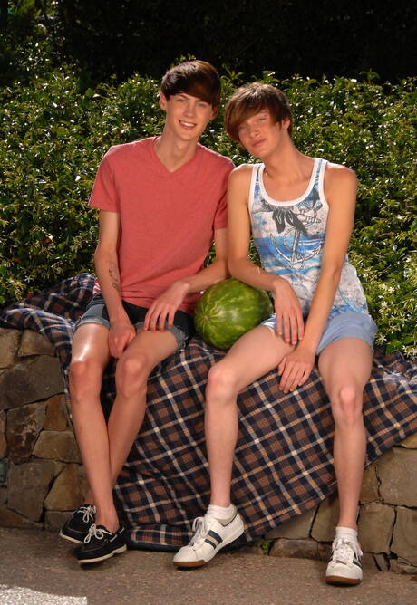 Famous americans, hot twink Elijah White and twink Cody Cachet have anal sex outside