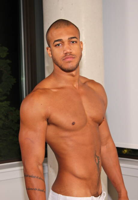 Die heißen Typen Race Cooper, Kiern Duecan und Rob Lee bei einem heißen Dreier-Arschfick