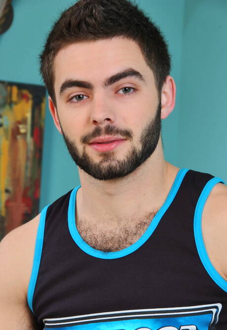 American otter Josh Long posing nude and showing tight butt