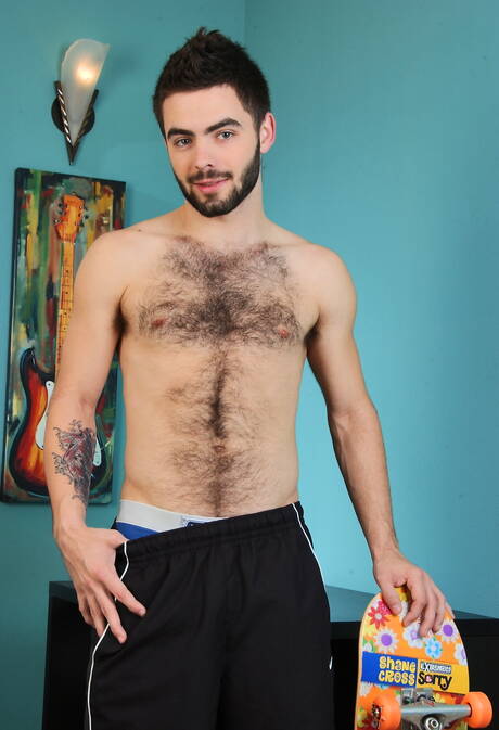 American otter Josh Long posing nude and showing tight butt