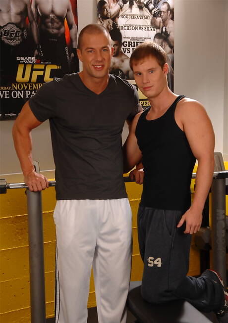 Sexy Amerikanen, hengst Rod Daily en gespierde Tyler Andrews in een blowjob-scène