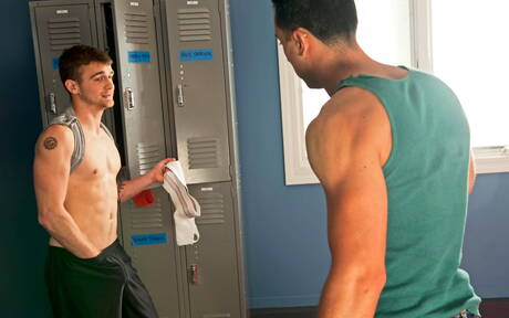 American strongman Andrew Fitch and beefy Jack Patrick have a good sex