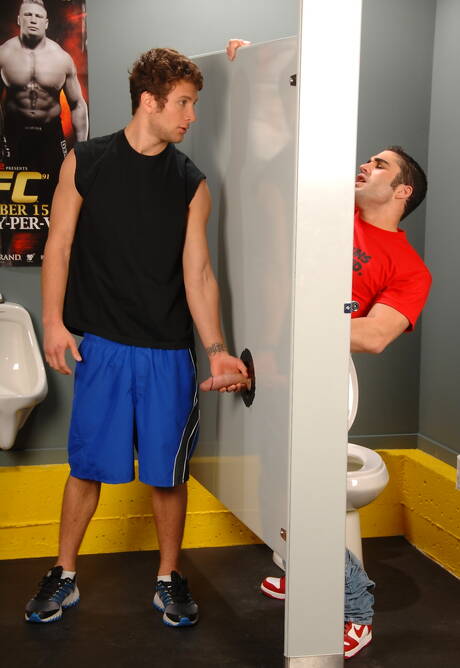 ホットなアメリカ人のスーパースタッド、サミュエル・オトゥールとハンサムな男スペンサー・フォックスが良いオーラルセックスをする