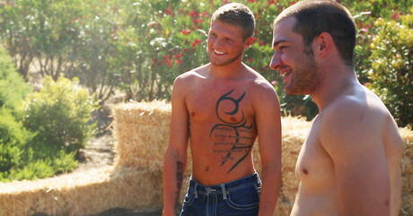 Na zewnątrz Liam, Corbin, Brandon, Christian, Austin liżący tyłek i palcujący