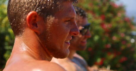 Na zewnątrz Liam, Corbin, Brandon, Christian, Austin liżący tyłek i palcujący