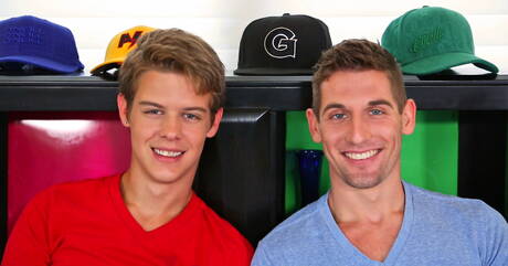 Il bel ragazzo Brad Rockwell e il giovane americano Alex Jordan fanno sesso di coppia bollente