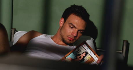 Silny Tex Ranger i twardziel James Diesel mają gorącą scenę