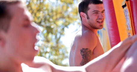 Slate, Dante, Brandon, Christian, fellation et éjaculation dans la piscine