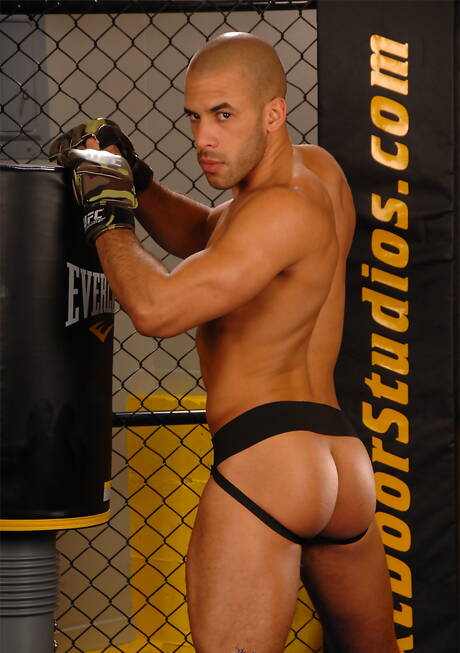 Ebony otter Austin Wilde playing with cock