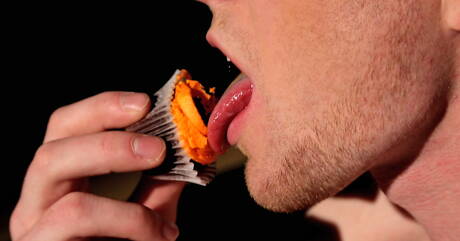 Superstud Randy Een ruk aan zijn pik