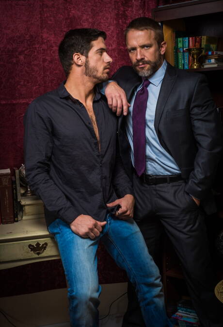 Los guapos estadounidenses Dirk Caber y Ty Roderick posan desnudos