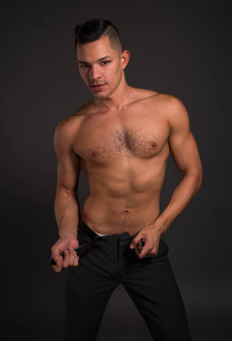 帥氣的美國男孩超級帥哥 Ethan Slade 和粗壯的傢伙 Wolf Hudson 裸體擺姿勢，露出屁股