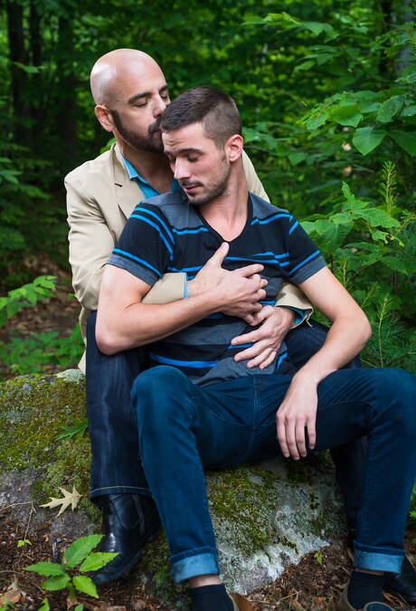 Heiße Amerikaner, Otter Adam Russo und hübscher Junge Sean Cross posieren nackt im Freien