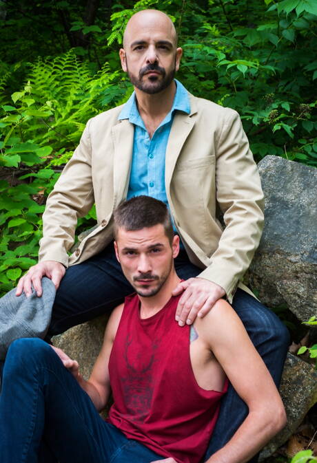 Heiße Amerikaner, Otter Adam Russo und hübscher Junge Sean Cross posieren nackt im Freien