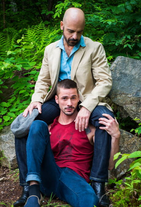 Heiße Amerikaner, Otter Adam Russo und hübscher Junge Sean Cross posieren nackt im Freien