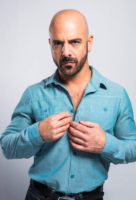 Der nette, haarige amerikanische Hengst Adam Russo und der schöne Junge Sean Cross wichsen Schwänze