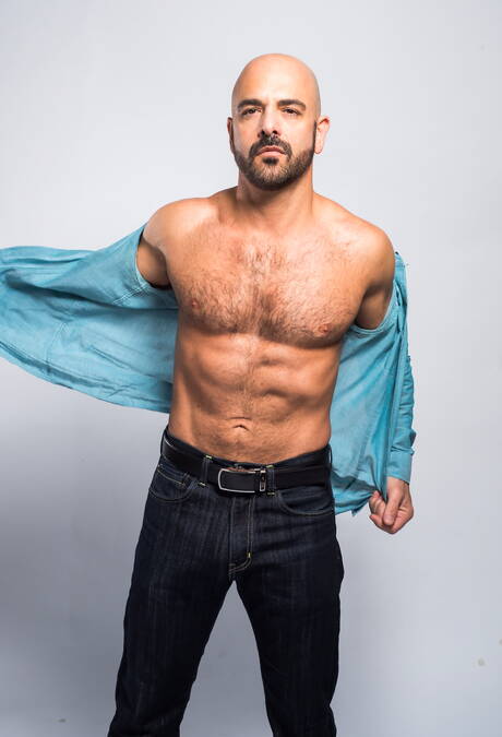 Der nette, haarige amerikanische Hengst Adam Russo und der schöne Junge Sean Cross wichsen Schwänze