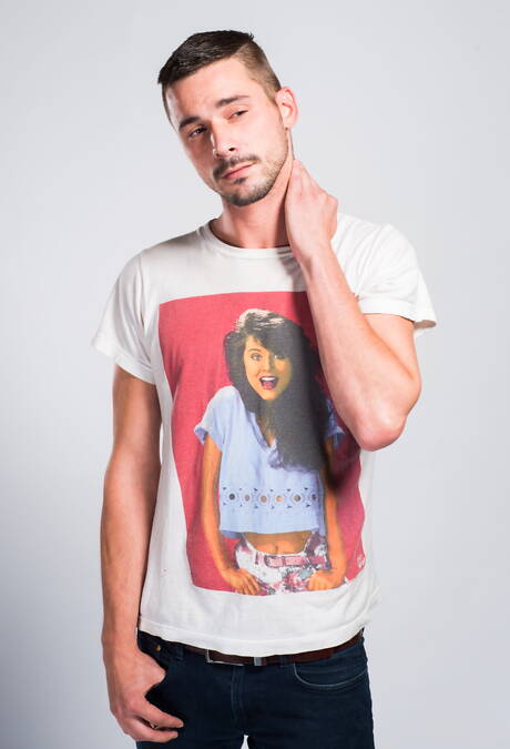 Der nette, haarige amerikanische Hengst Adam Russo und der schöne Junge Sean Cross wichsen Schwänze