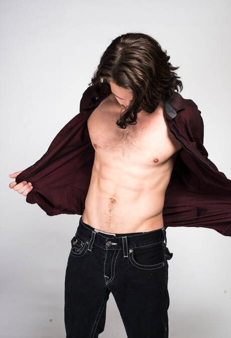 Icon Male: American hairy stud Duncan Black playing with dick outdoor