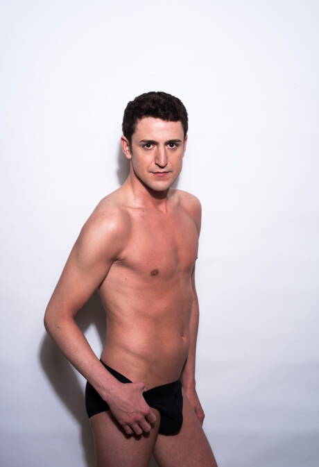 Młody Amerykanin Asa Shaw pokazuje idealne ciało