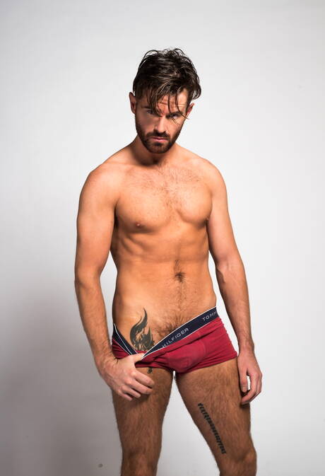 愛爾蘭男同志布倫丹‧派崔克自慰