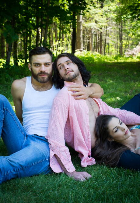 Icon Male: Beard Tommy Defendi and Duncan Black having a picnic with brunette chick