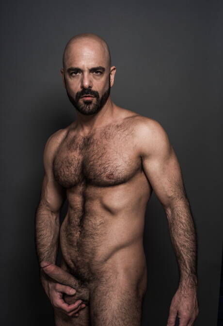 Icon Male: Nice american boys hairy stud Adam Russo and otter Ty Roderick shows a beautiful body