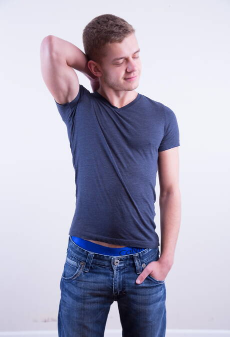 Les Américains célèbres, le dur à cuire Ian Levine et le dur à cuire Jd Phoenix se mettent nus et montrent leurs fesses chaudes