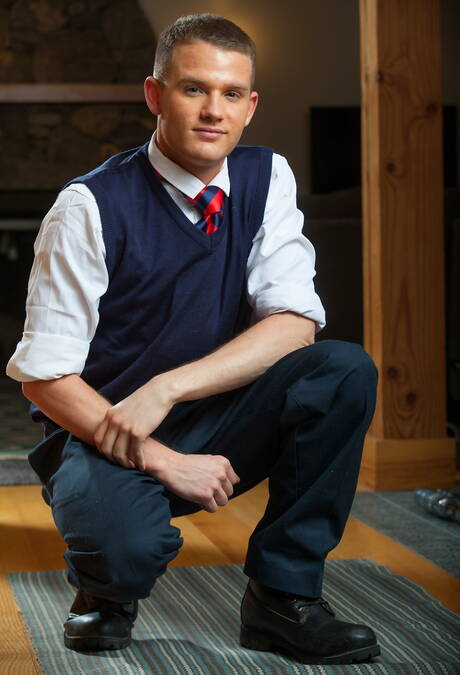 De goed gebouwde Amerikaanse Brandon Wilde en de Franse hunk Theo Ford kleden zich uit en laten hun strakke kont zien