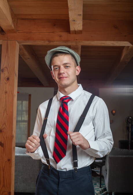 Icon Male: Two american guys tough guy Connor Maguire and superstud Ian Levine undressing and showing tight butt