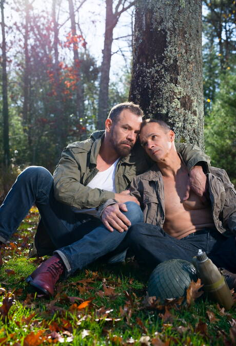 Les stars du porno américaines Max Sargent et Rodney Steele montrent un corps parfait à l