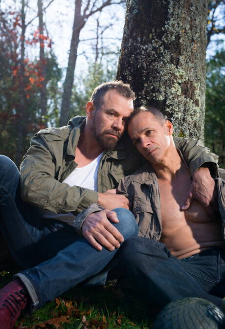 American pornstars strongman Max Sargent and strongman Rodney Steele shows a perfect body outside