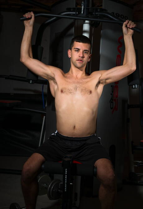 Seksowni Amerykanie, przystojniak Josh Stone i umięśniony Rodney Steele masturbują się