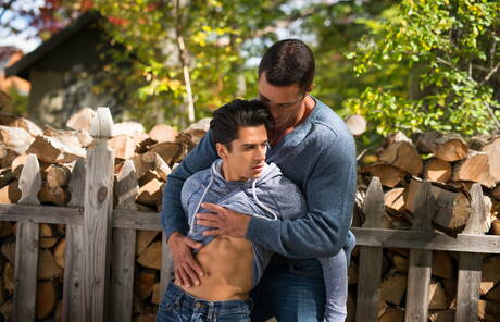 Os famosos americanos, o musculoso Armond Rizzo e o durão Nick Capra mostram um corpo musculoso por fora