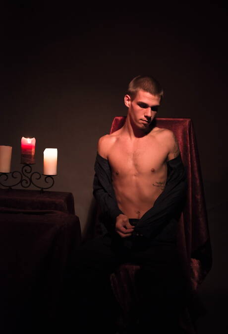 Irish bear Brendan Patrick and american pretty boy Trent Ferris shows a perfect body