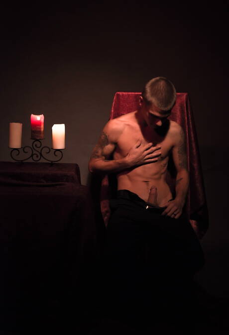 Irish bear Brendan Patrick and american pretty boy Trent Ferris shows a perfect body