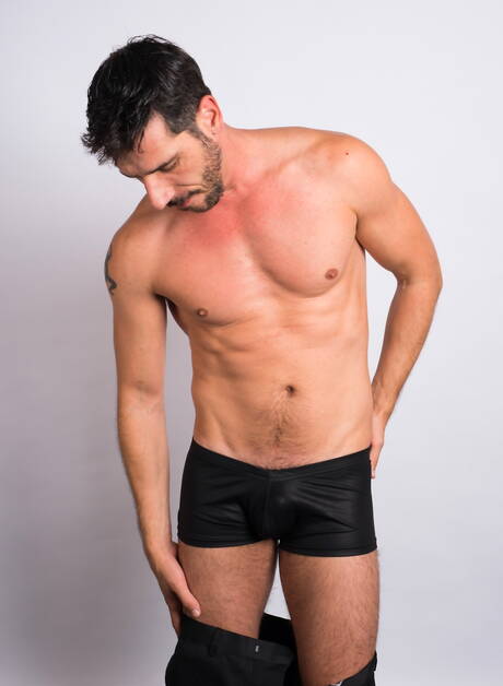 Two american dudes hunk Tony Salerno and pretty boy Kory Houston posing naked and showing nice ass