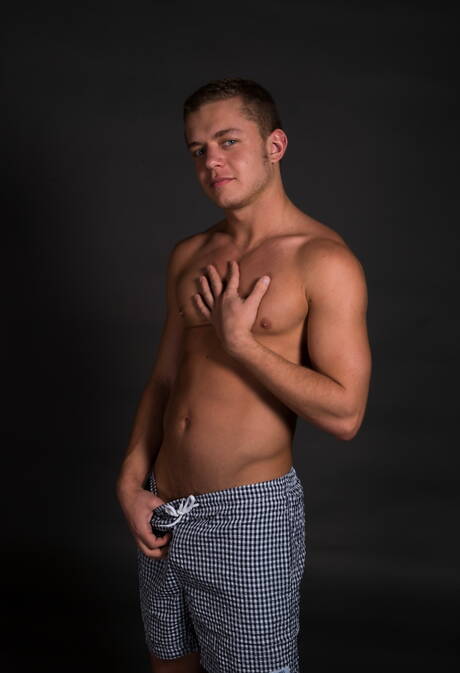 Niegrzeczni chłopcy Brad Kalvo, Ian Levine i Jd Phoenix uprawiają seks analny w trójkącie