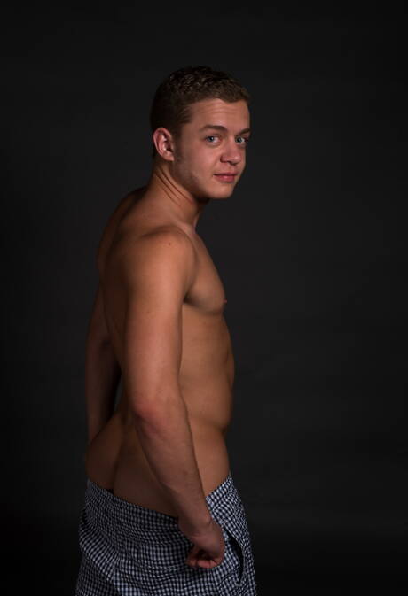 Niegrzeczni chłopcy Brad Kalvo, Ian Levine i Jd Phoenix uprawiają seks analny w trójkącie