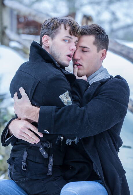 French well-built Theo Ford and american well-built Colton Grey posing naked outside