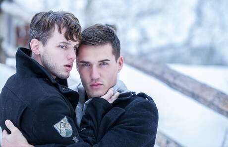 Le Français bien bâti Theo Ford et l