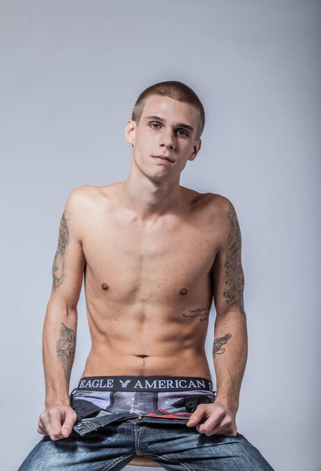 美國帥哥 Nick Capra 和年輕男孩 Trent Ferris 裸體擺造型