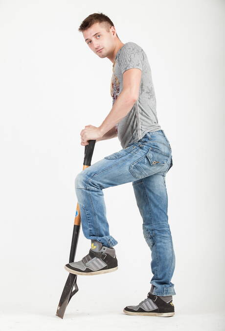 Amerykański superogier Jd Phoenix pozuje nago i pokazuje ładny tyłek