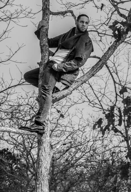 O lindo garanhão americano peludo Alex Greene e o garanhão Wolf Hudson mostram um corpo perfeito por fora