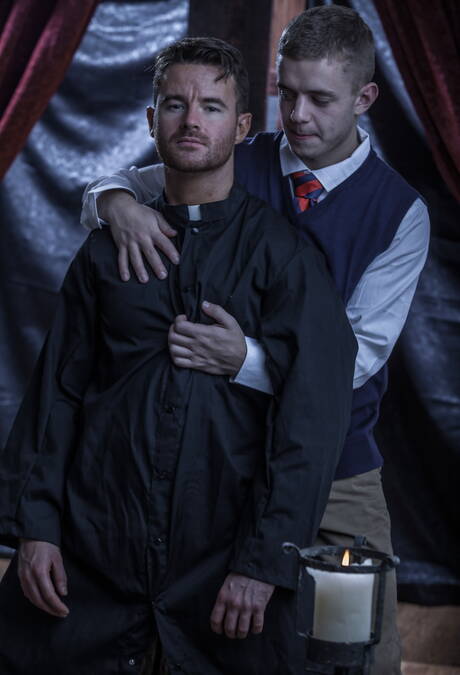 Irish mature bear Brendan Patrick and american hunk Ian Levine posing naked