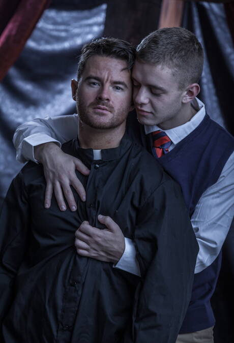 Irish mature bear Brendan Patrick and american hunk Ian Levine posing naked