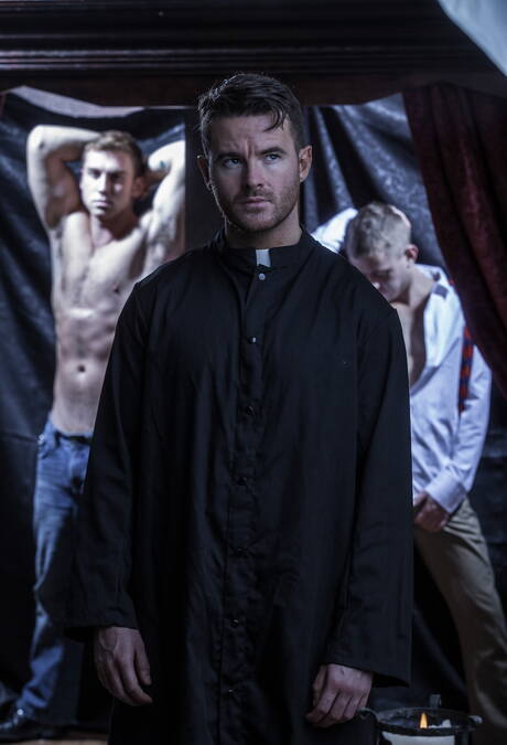 Irish mature bear Brendan Patrick and american hunk Ian Levine posing naked