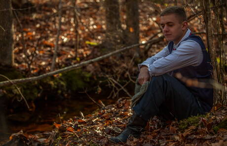 El oso peludo irlandés Brendan Patrick y el hombre fuerte estadounidense Ian Levine muestran un hermoso cuerpo al aire libre